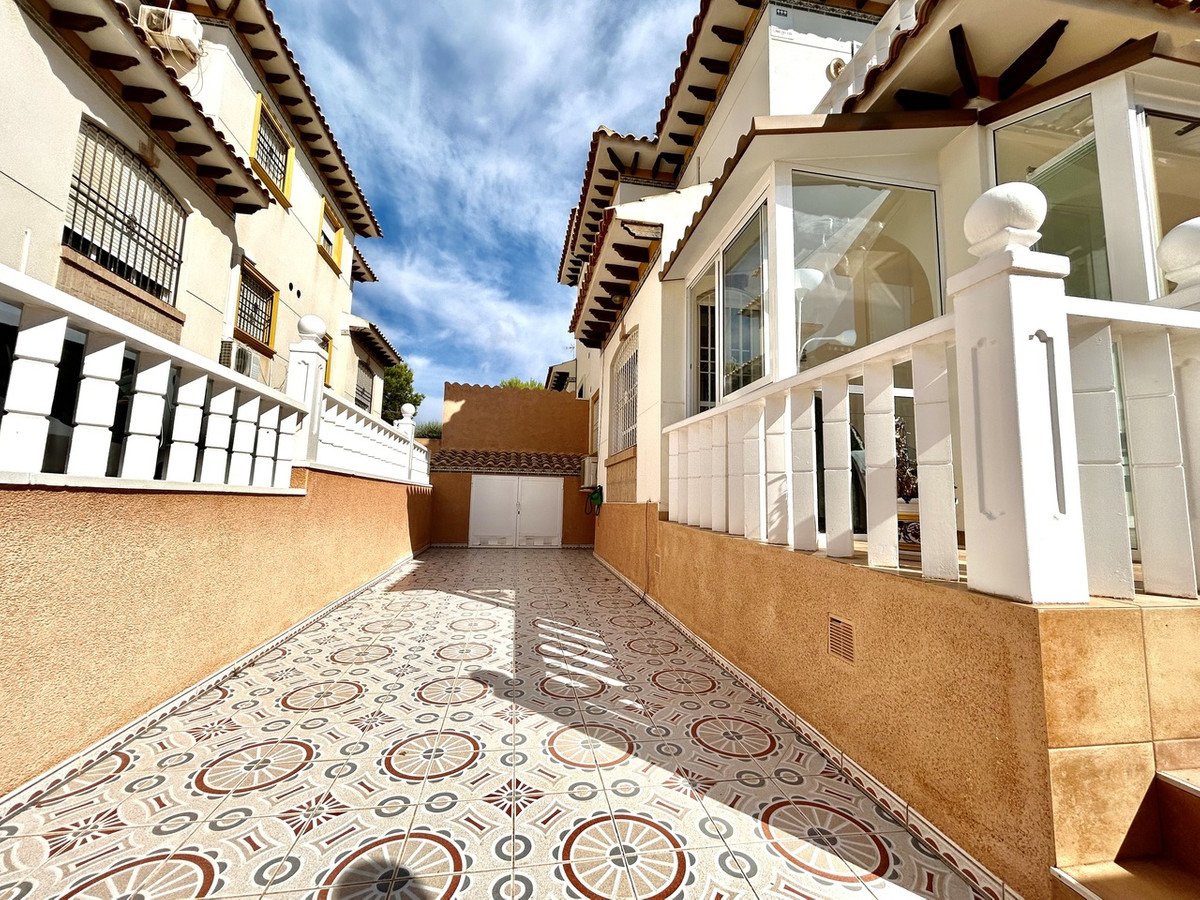 2 Bed Townhouse in Cabo Roig