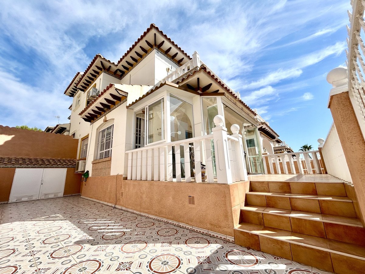 2 Bed Townhouse in Cabo Roig
