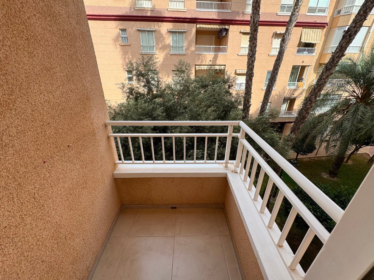 3 Bed Middle Floor Apartment in Guardamar del Segura