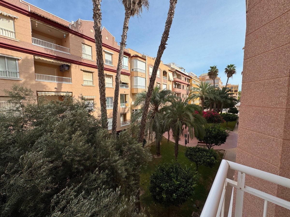3 Bed Middle Floor Apartment in Guardamar del Segura
