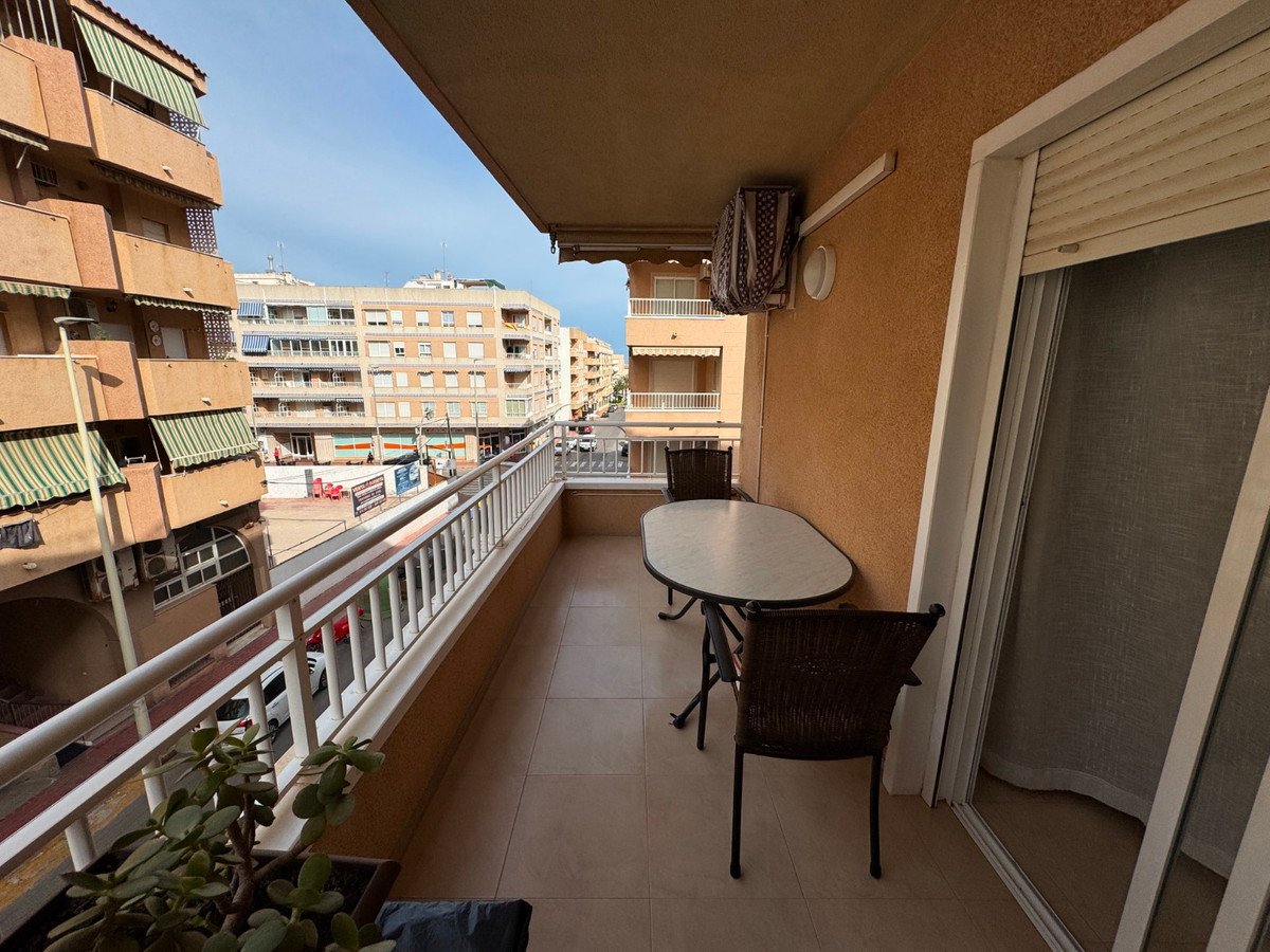 3 Bed Middle Floor Apartment in Guardamar del Segura