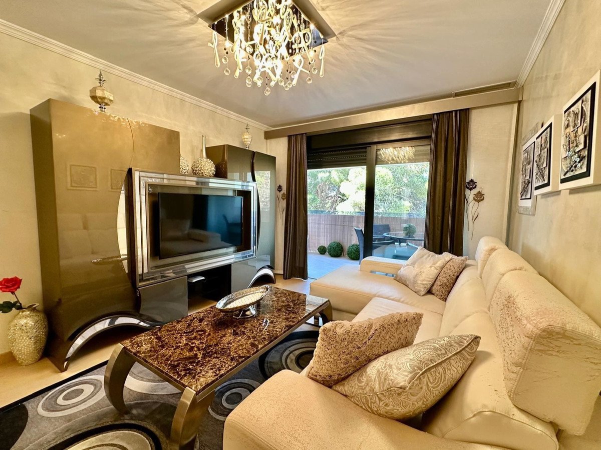 2 Bed Middle Floor Apartment in Campoamor
