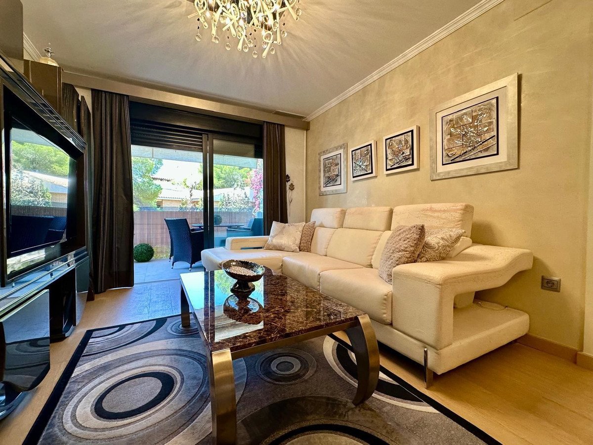 2 Bed Middle Floor Apartment in Campoamor