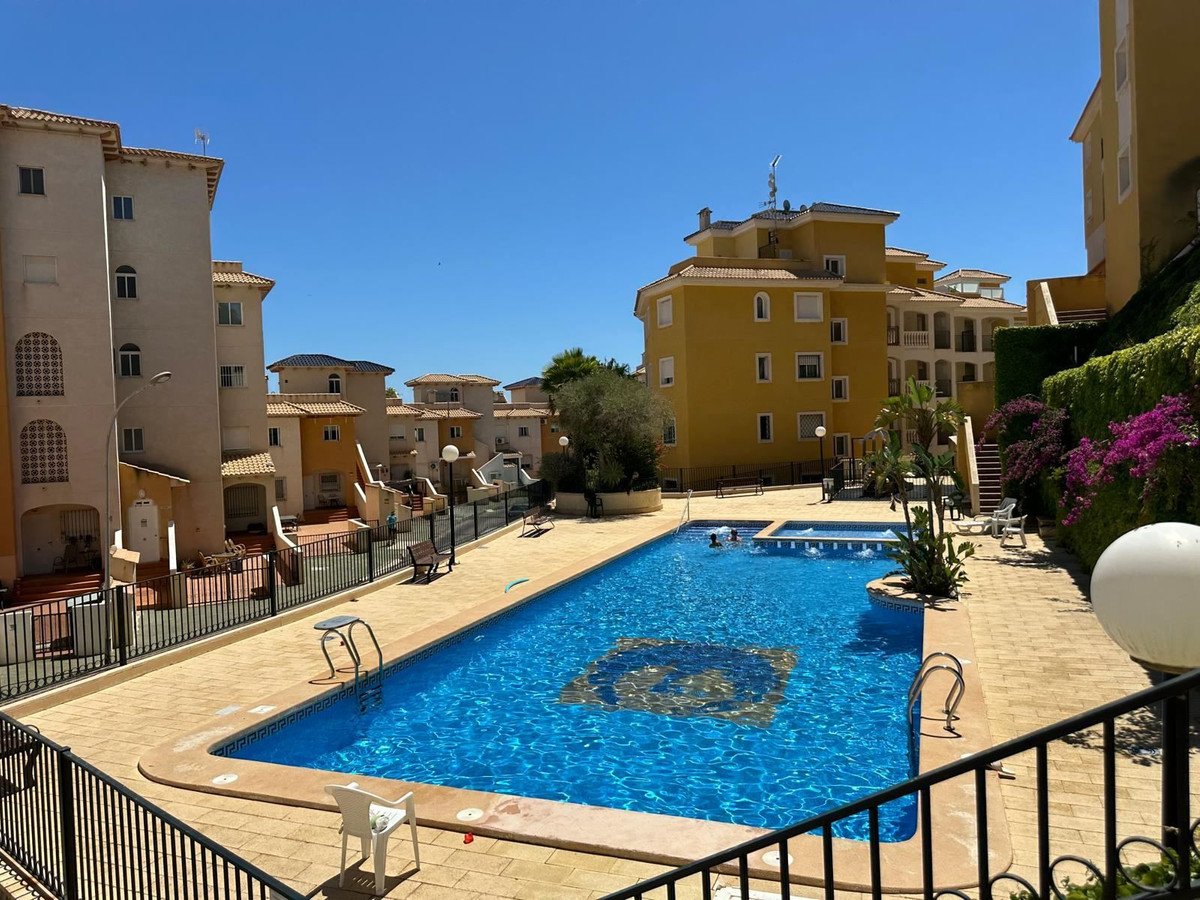 2 Bed Middle Floor Apartment in Campoamor