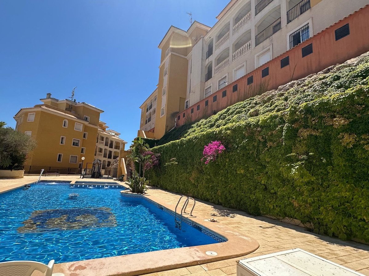 2 Bed Middle Floor Apartment in Campoamor