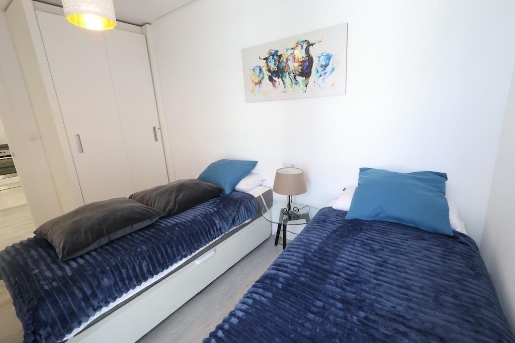 2 Bed Middle Floor Apartment in Los Dolses