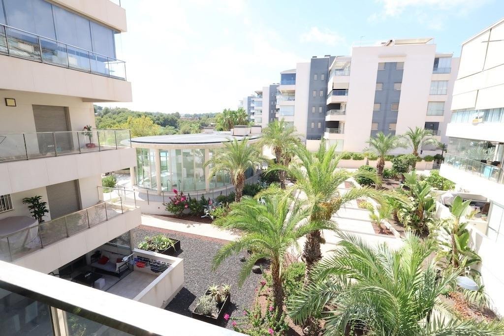 2 Bed Middle Floor Apartment in Los Dolses