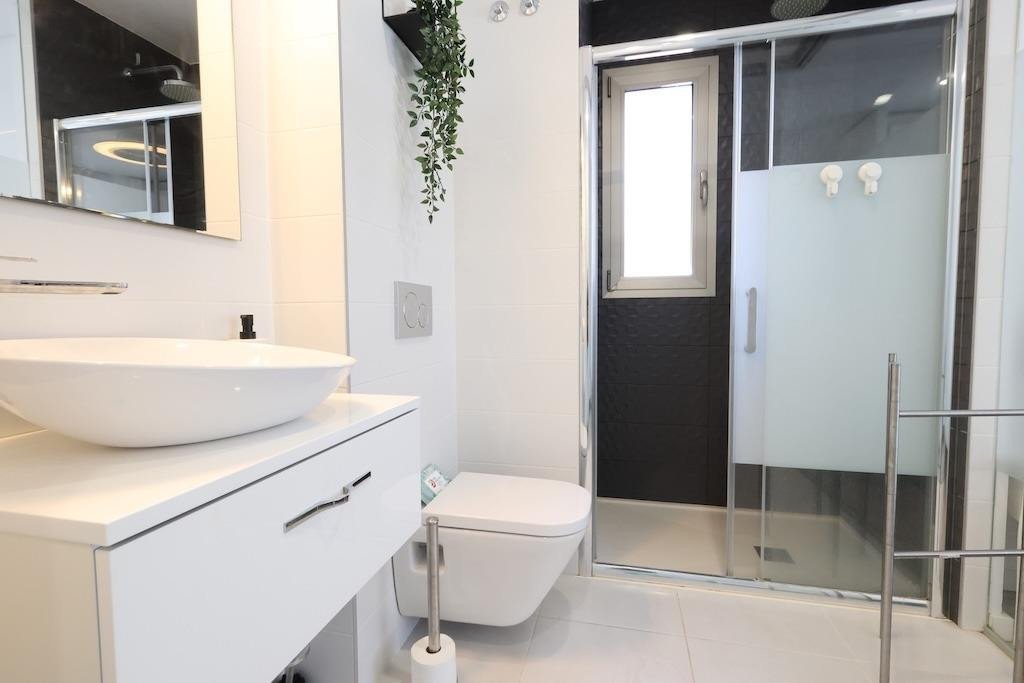 2 Bed Middle Floor Apartment in Los Dolses
