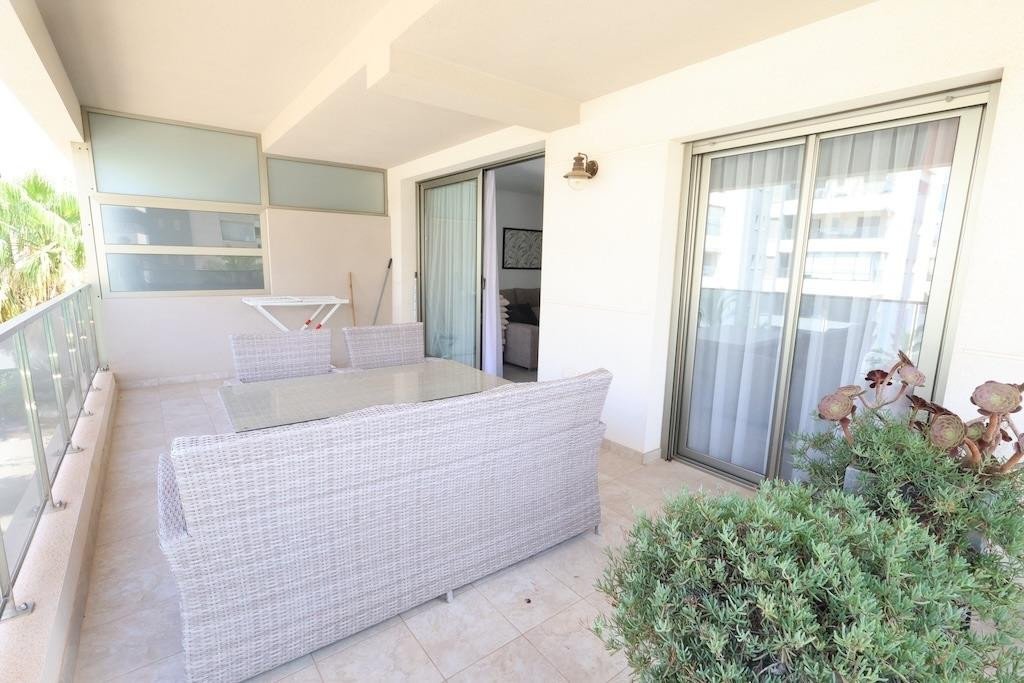 2 Bed Middle Floor Apartment in Los Dolses