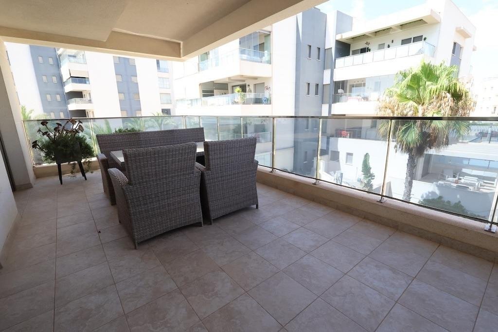 2 Bed Middle Floor Apartment in Los Dolses