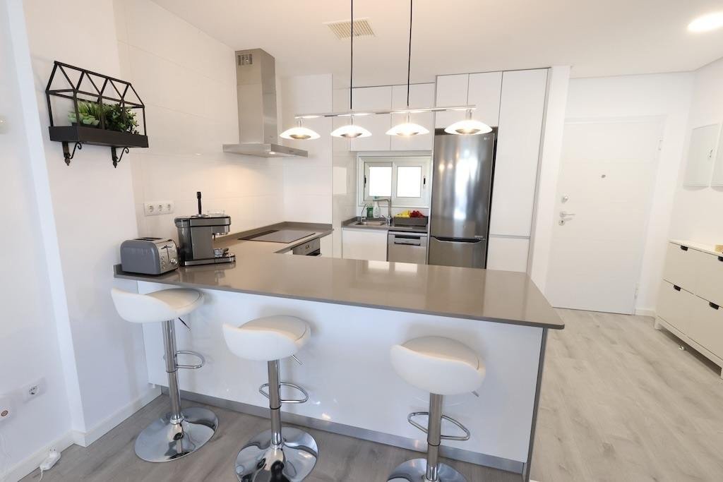 2 Bed Middle Floor Apartment in Los Dolses