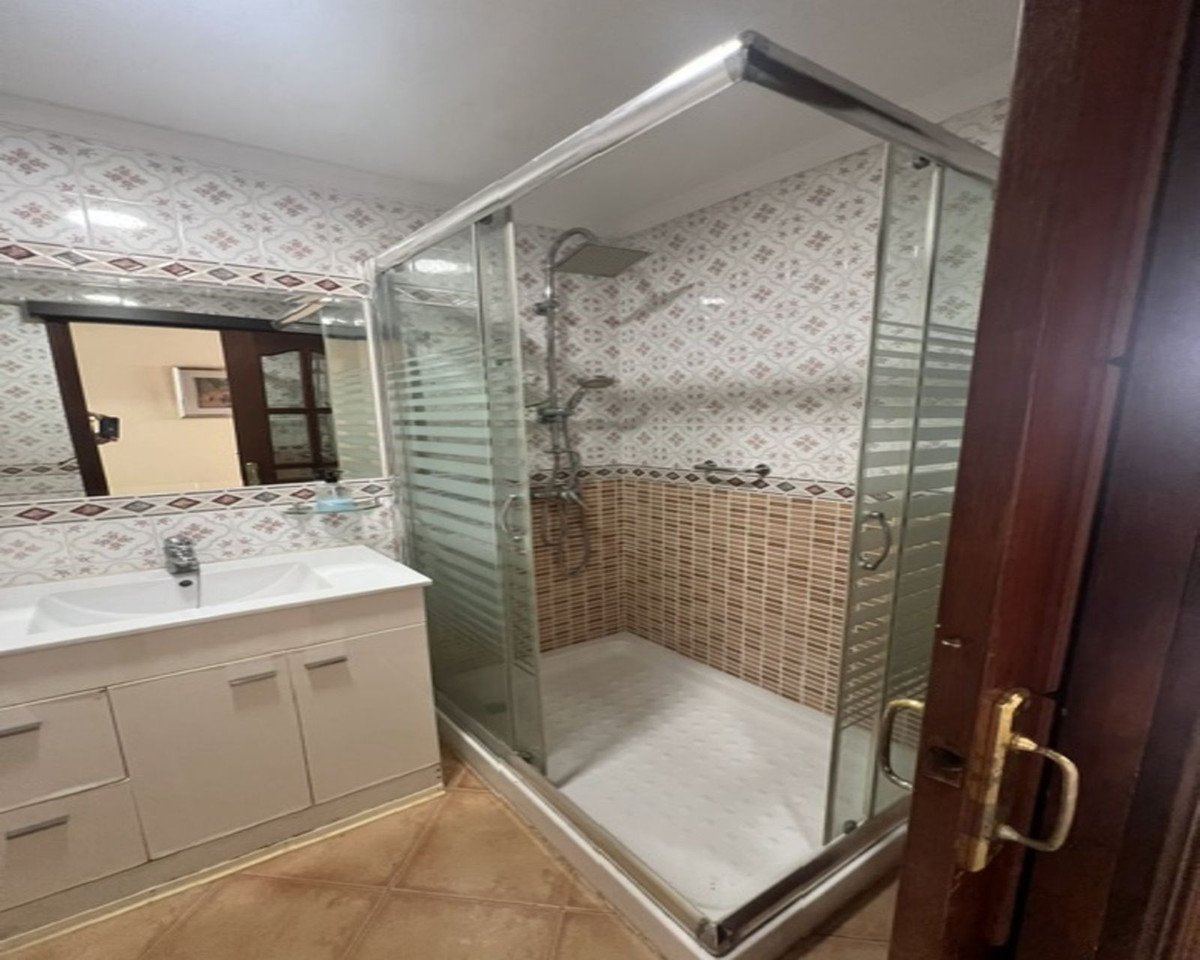 3 Bed Middle Floor Apartment in El Palo