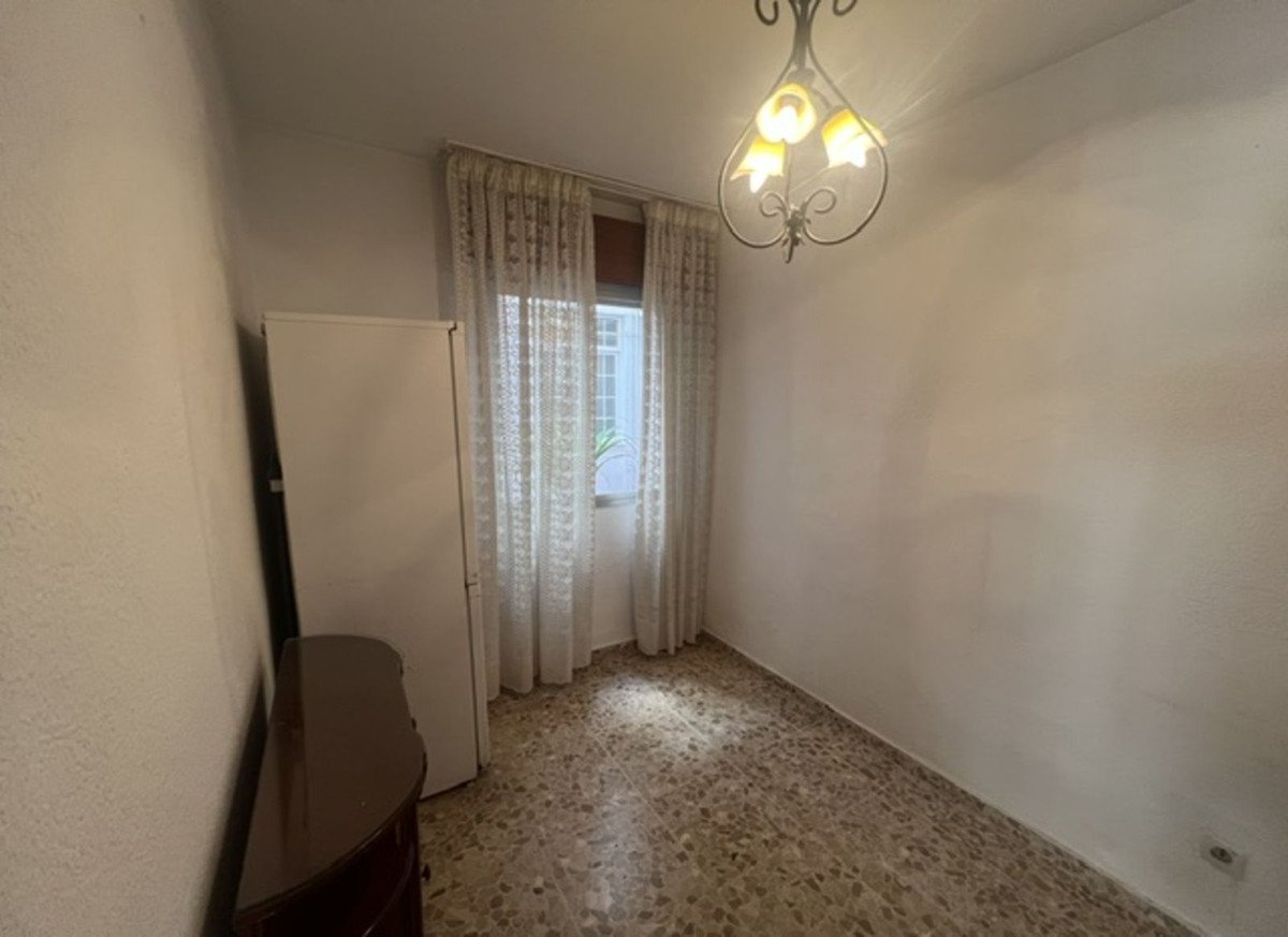 3 Bed Middle Floor Apartment in El Palo