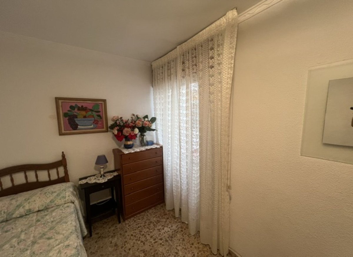 3 Bed Middle Floor Apartment in El Palo