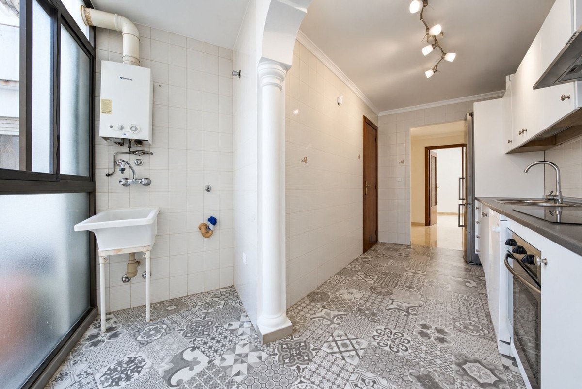 3 Bed Middle Floor Apartment in Estepona