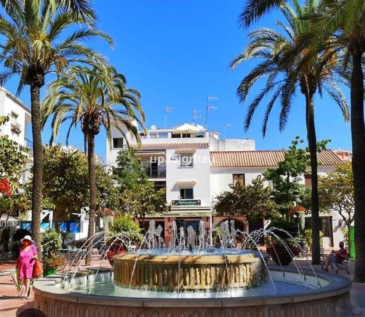 4 Bed Middle Floor Apartment in Estepona