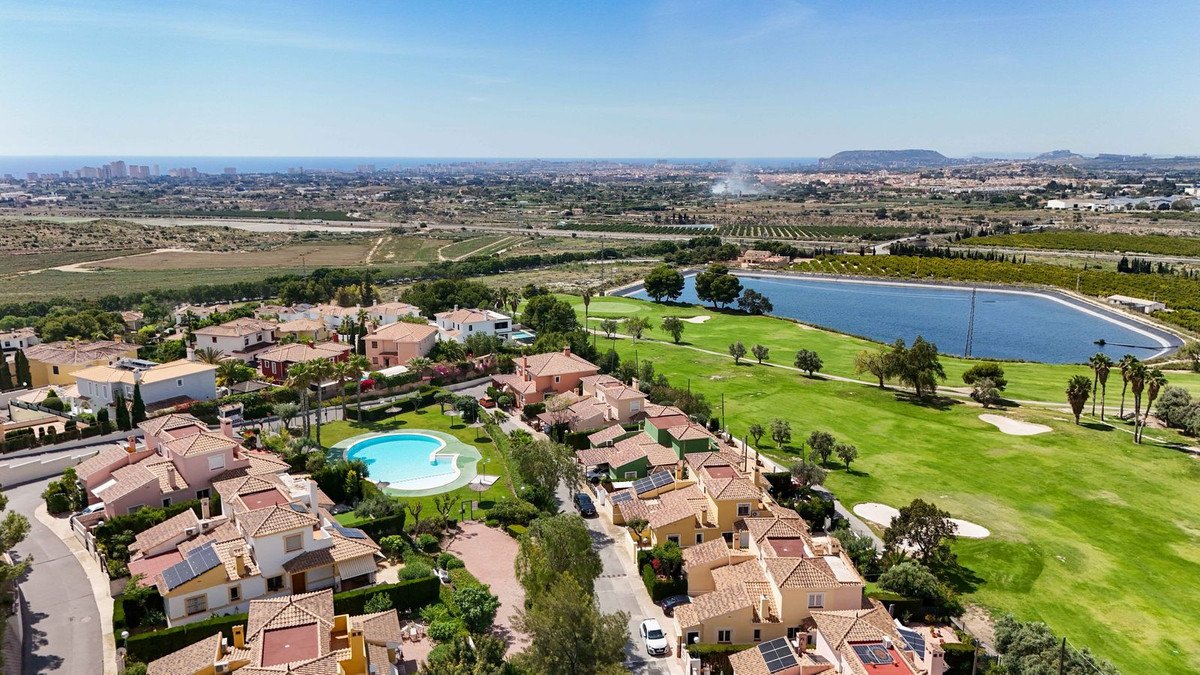 3 Bed Semi-Detached House in Bonalba
