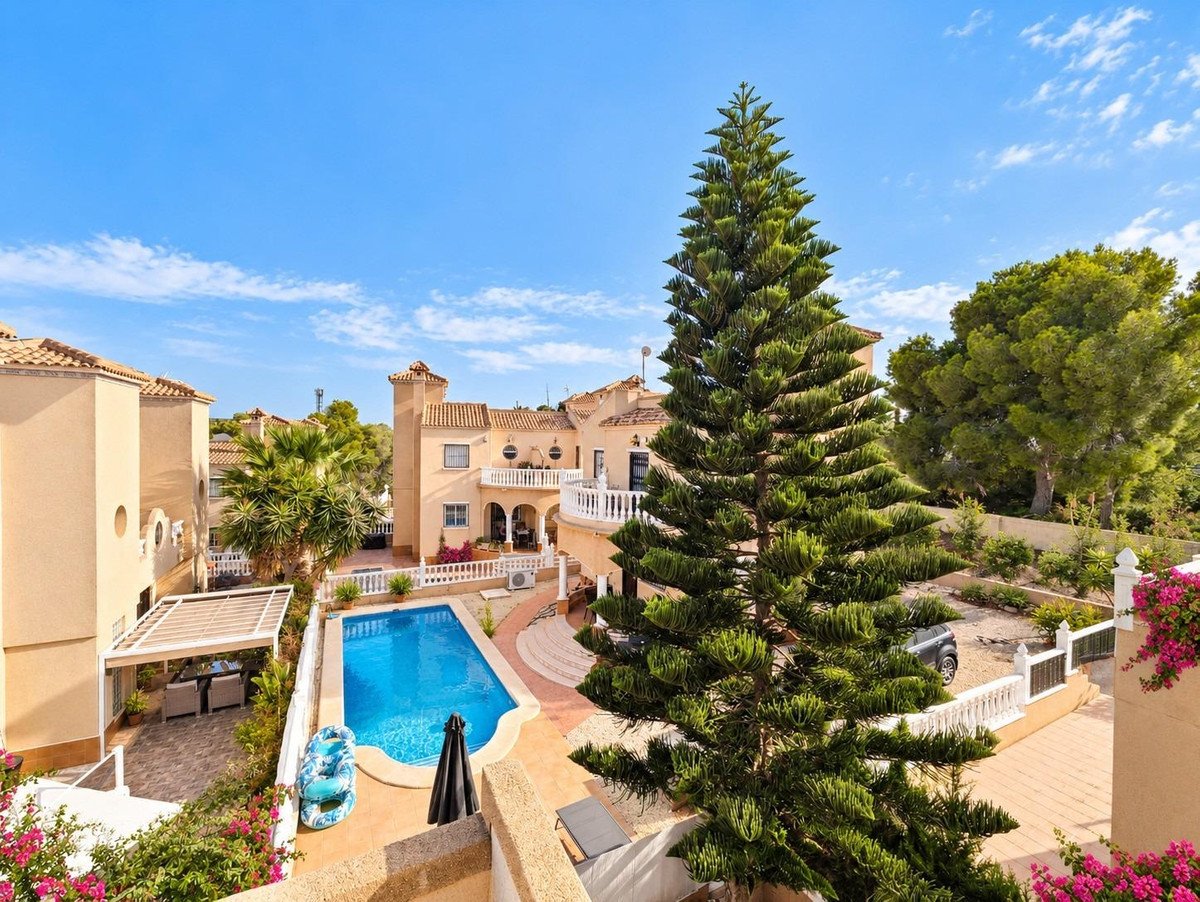 3 Bed Detached Villa in Orihuela Costa