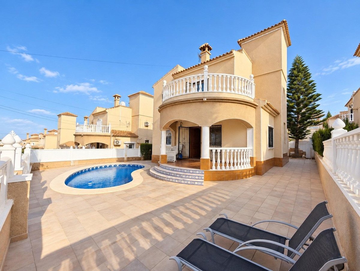 3 Bed Detached Villa in Orihuela Costa