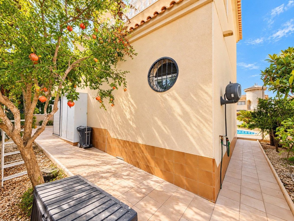3 Bed Detached Villa in Orihuela Costa