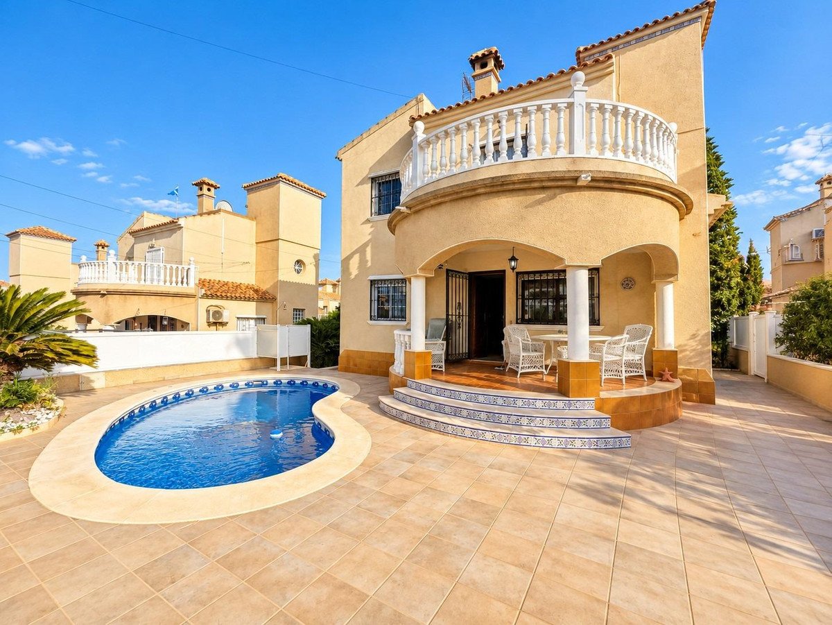 3 Bed Detached Villa in Orihuela Costa