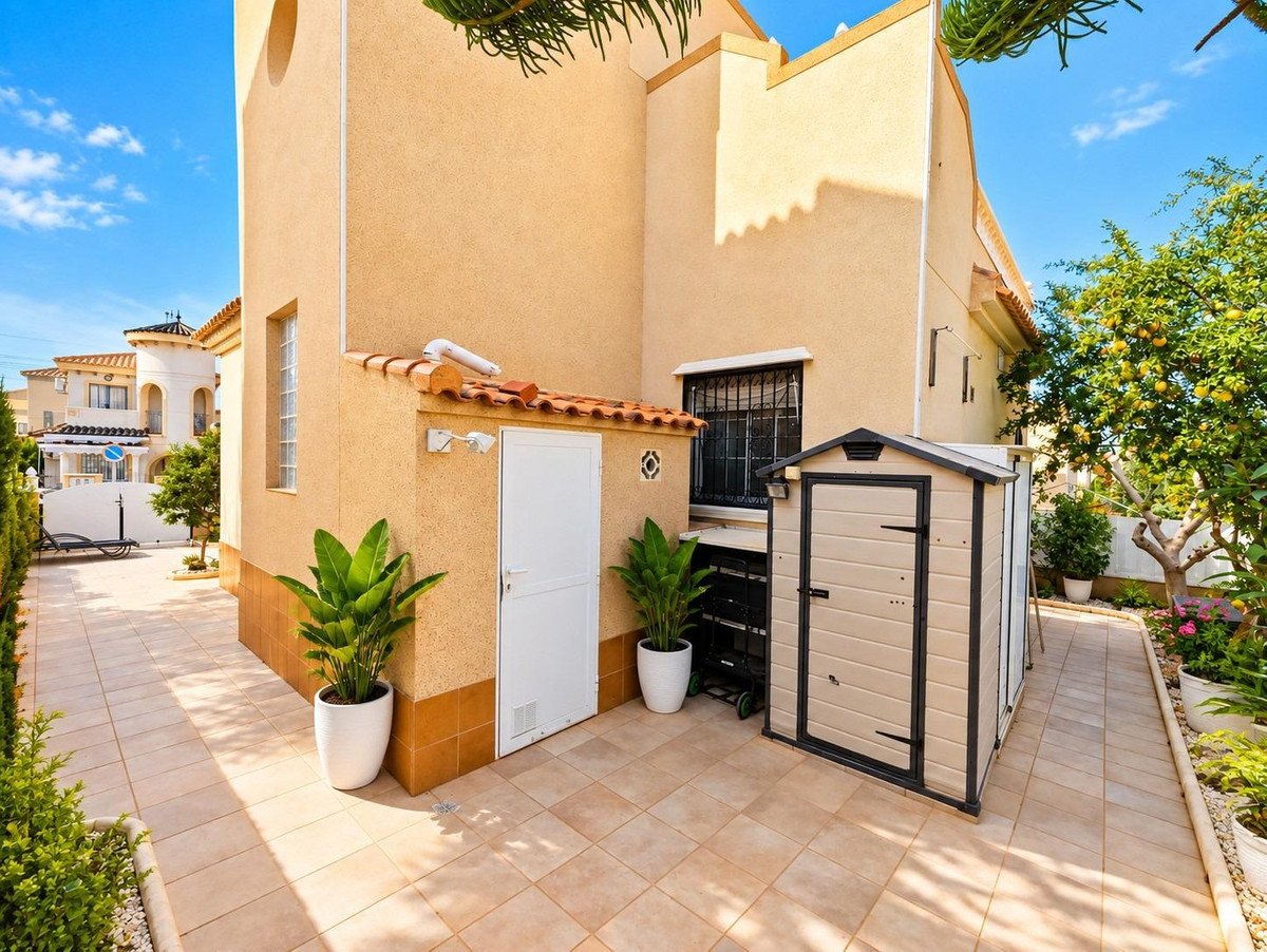 3 Bed Detached Villa in Orihuela Costa