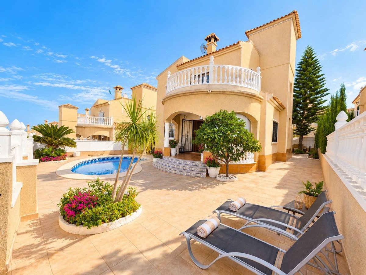 3 Bed Detached Villa in Orihuela Costa