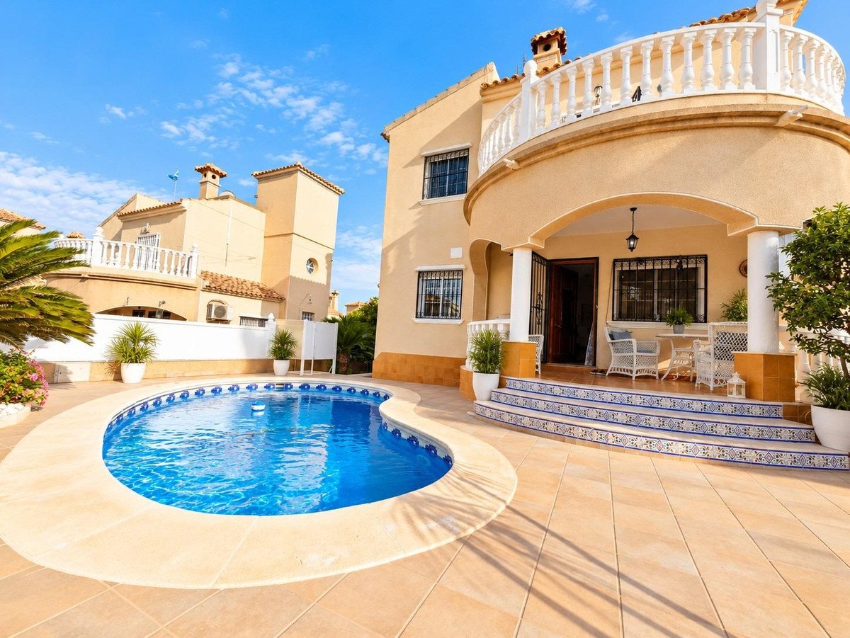 3 Bed Detached Villa in Orihuela Costa