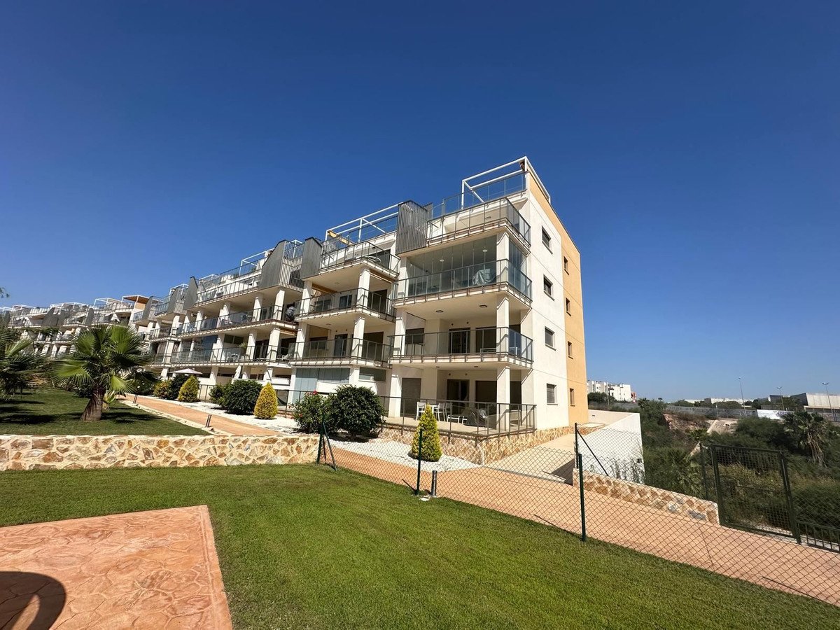 3 Bed Middle Floor Apartment in Los Dolses
