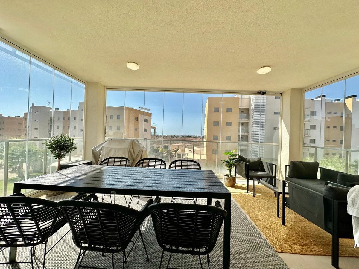 3 Bed Middle Floor Apartment in Los Dolses
