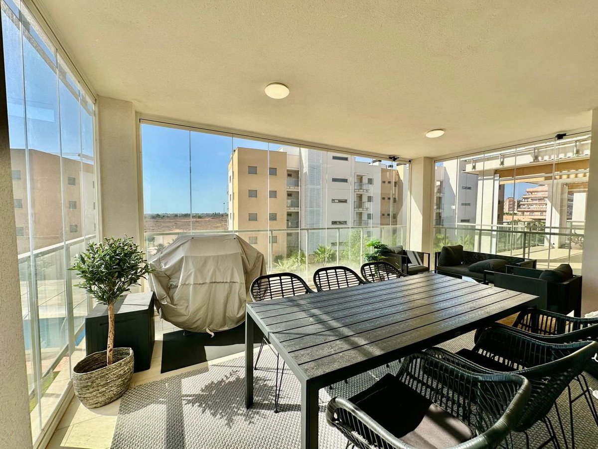 3 Bed Middle Floor Apartment in Los Dolses