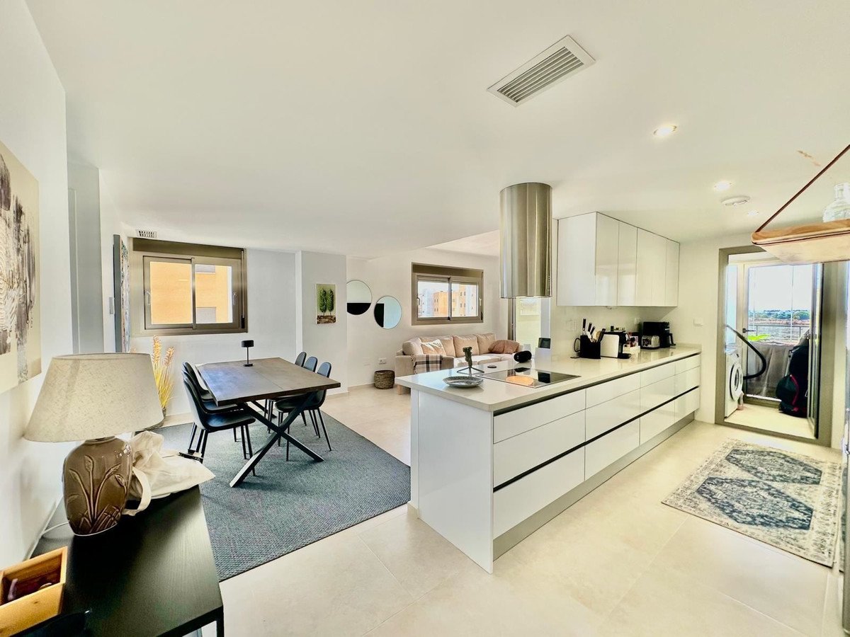3 Bed Middle Floor Apartment in Los Dolses