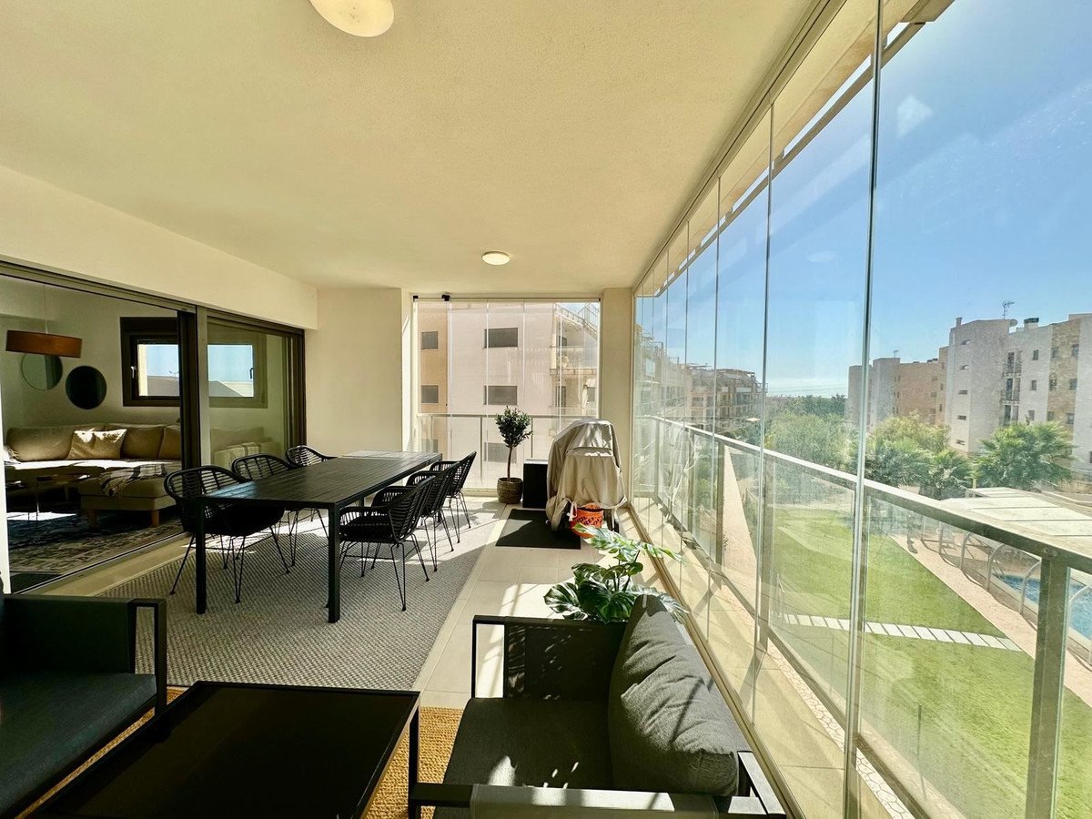 3 Bed Middle Floor Apartment in Los Dolses