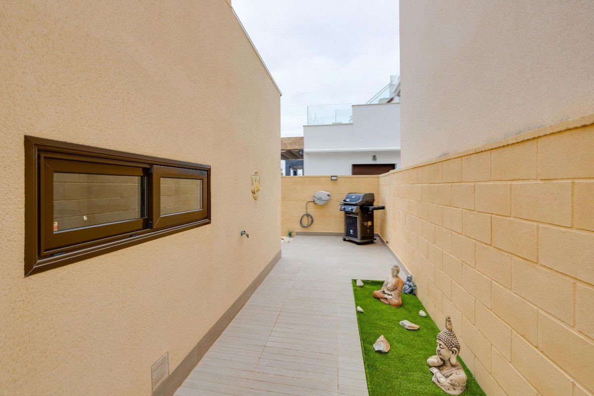 3 Bed Detached Villa in Rojales
