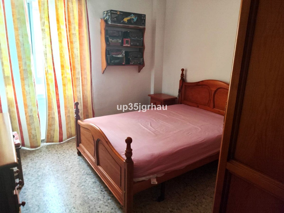 4 Bed Top Floor Apartment in La Línea