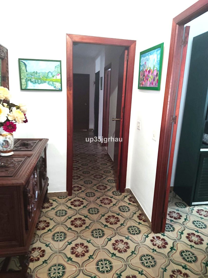 4 Bed Top Floor Apartment in La Línea