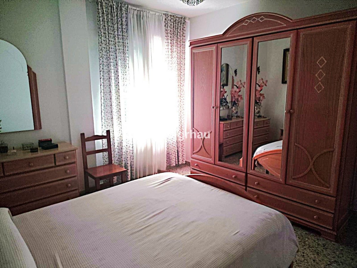 4 Bed Top Floor Apartment in La Línea