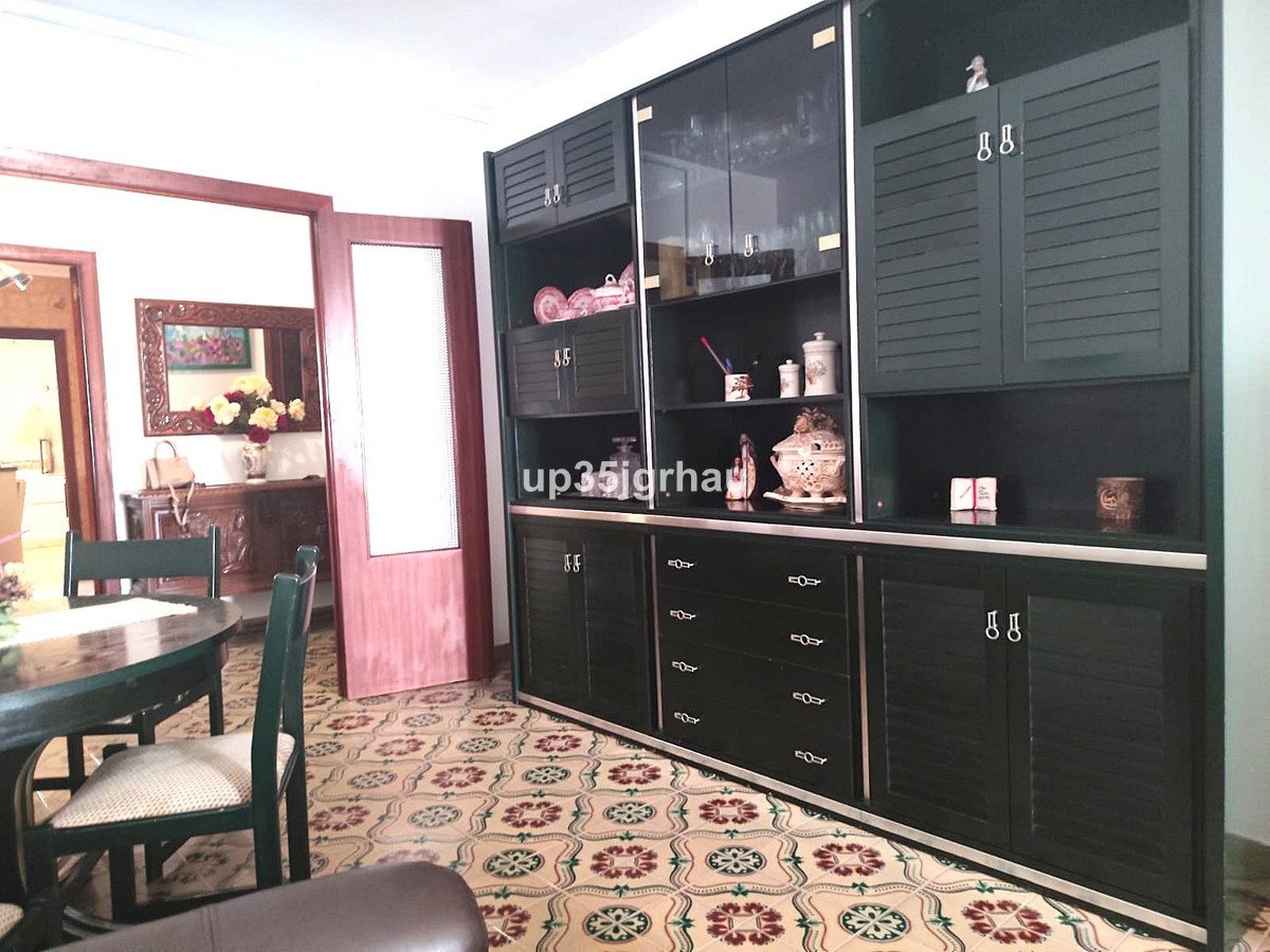 4 Bed Top Floor Apartment in La Línea