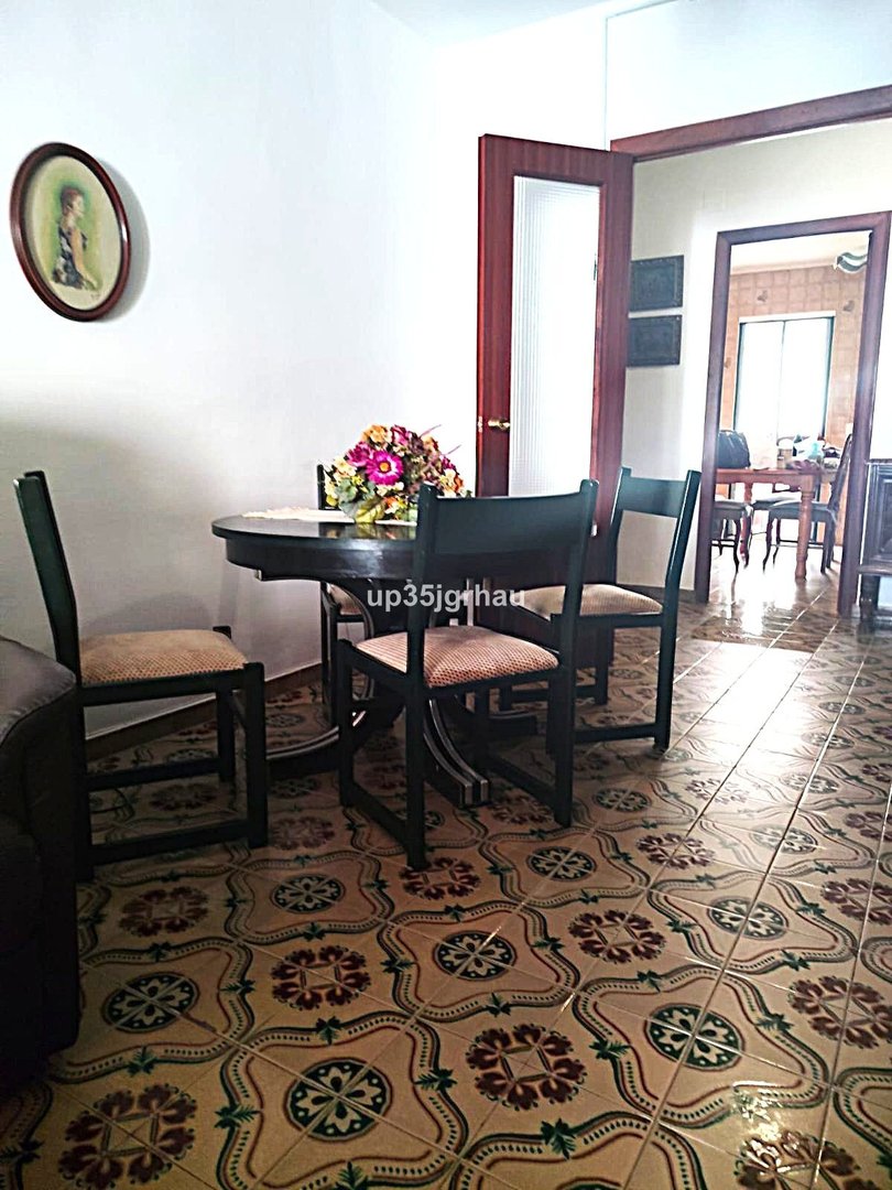 4 Bed Top Floor Apartment in La Línea