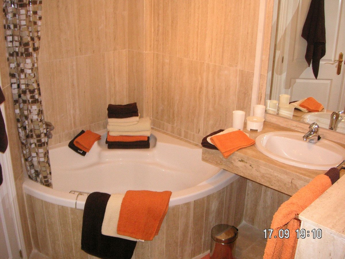 2 Bed Ground Floor Apartment in Elviria