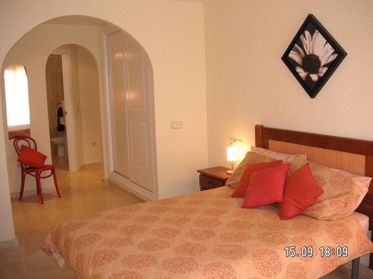 2 Bed Ground Floor Apartment in Elviria