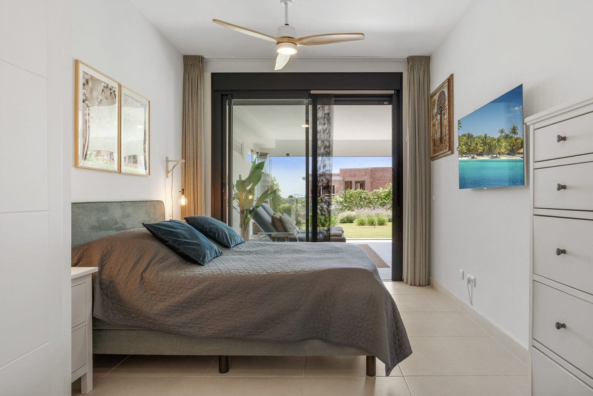 2 Bed Ground Floor Apartment in Estepona