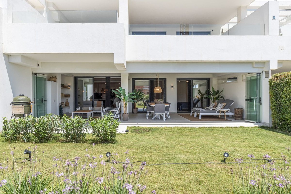 2 Bed Ground Floor Apartment in Estepona