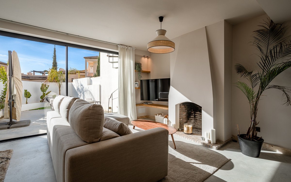 2 Bed Townhouse in Nueva Andalucía