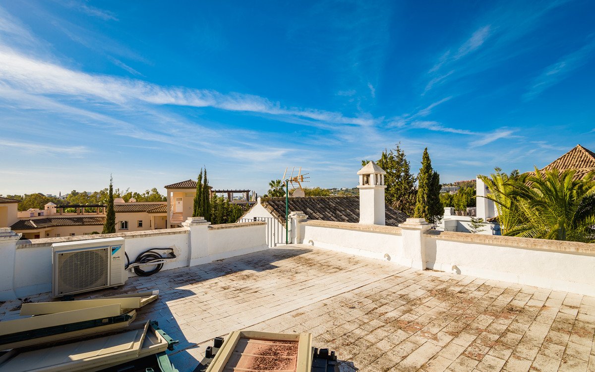 2 Bed Townhouse in Nueva Andalucía