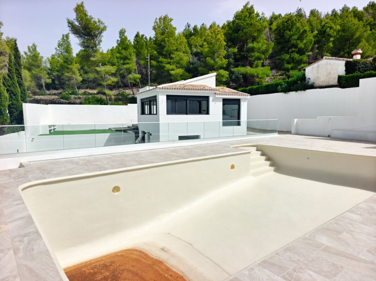 3 Bed Detached Villa in Denia