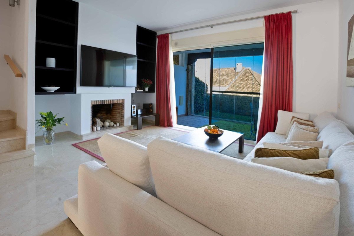 3 Bed Semi-Detached House in Mijas Golf
