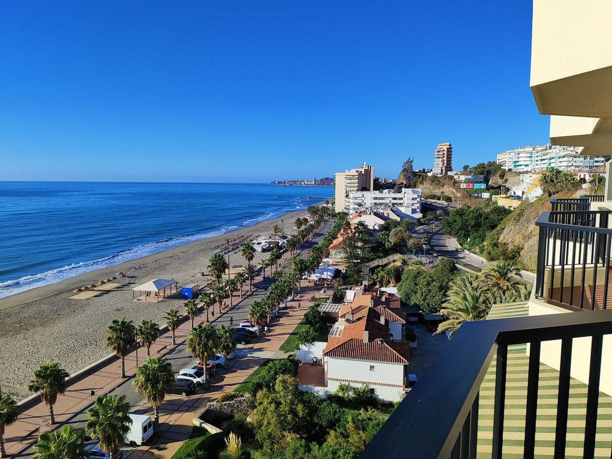 21 Bed Top Floor Apartment in Fuengirola