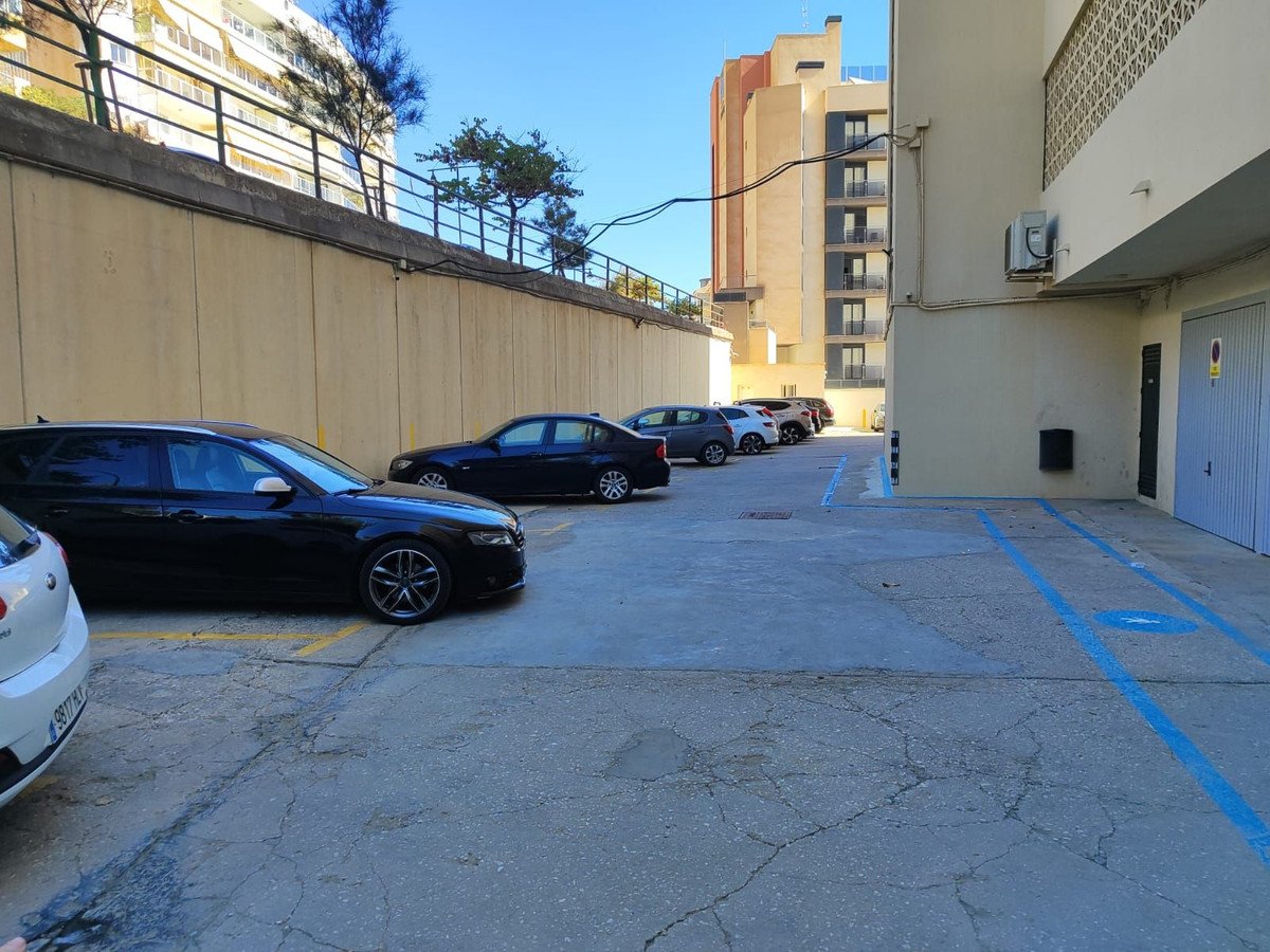 21 Bed Top Floor Apartment in Fuengirola