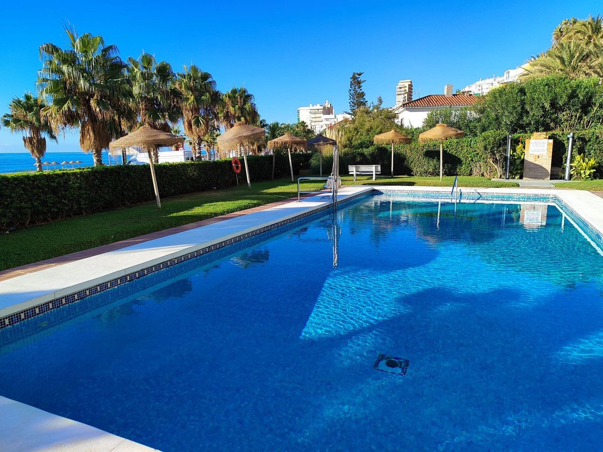 21 Bed Top Floor Apartment in Fuengirola